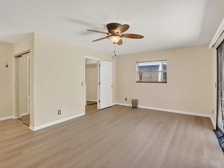 2520 Van Buren St #4 — Photo 17