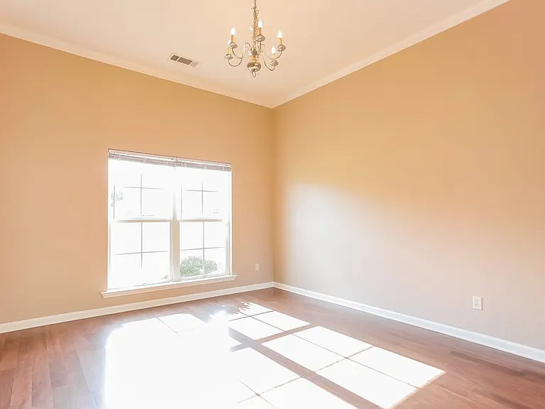 4064 Sidlehill Dr — Photo 4