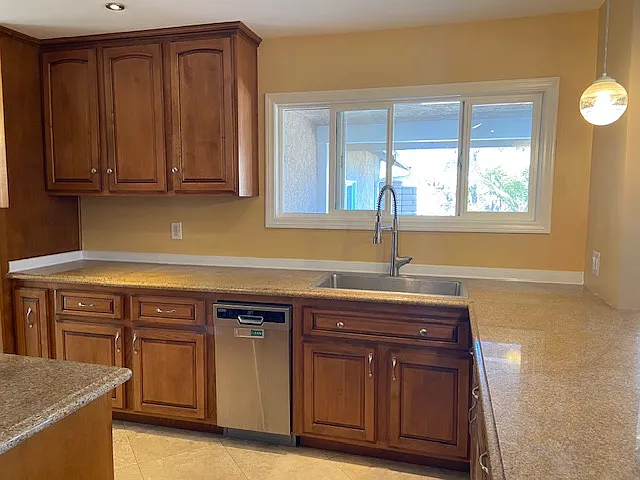 Kitchen- with diswasher