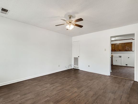 3rd image of 416 Archwood St N #4N