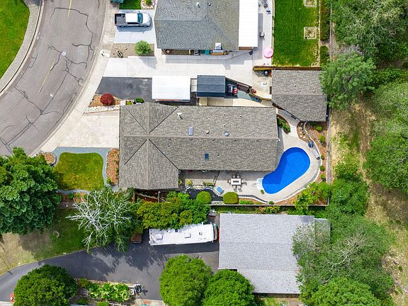 2nd image of 3323 Neamar Dr