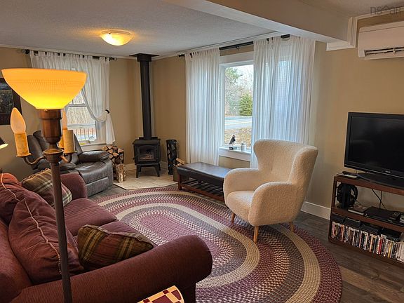 5th image of 178 Shore Rd