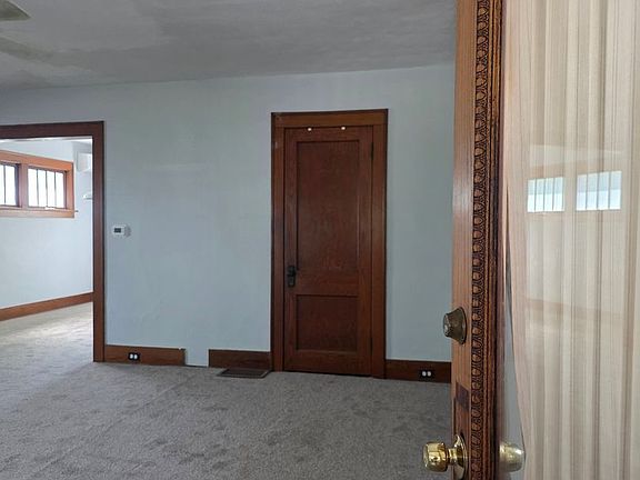 2nd image of 315 N Summit St
