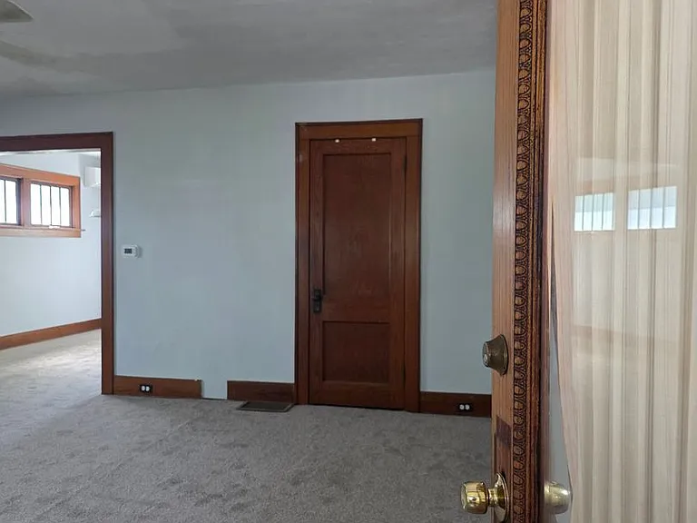 315 N Summit St — Photo 2