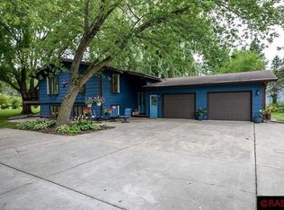 80 Rose Ln, Mankato, MN 56001