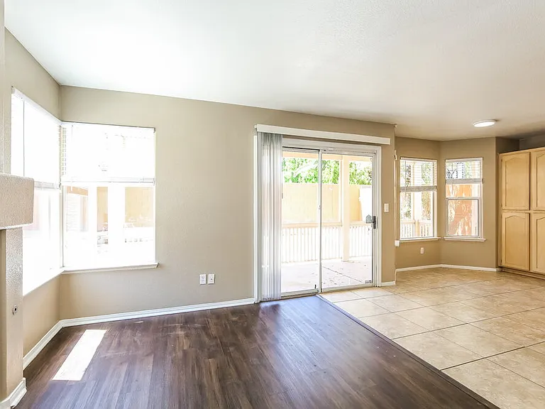 2317 Homeland St — Photo 8