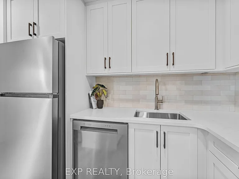 885 Somerset St W #2 — Photo 20