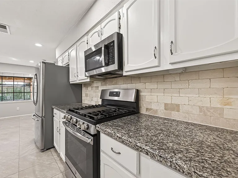 927 Comstock Springs Dr — Photo 31