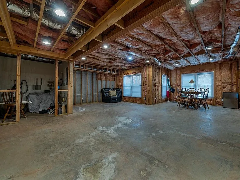 9445 Stoney Ridge Ln — Photo 43