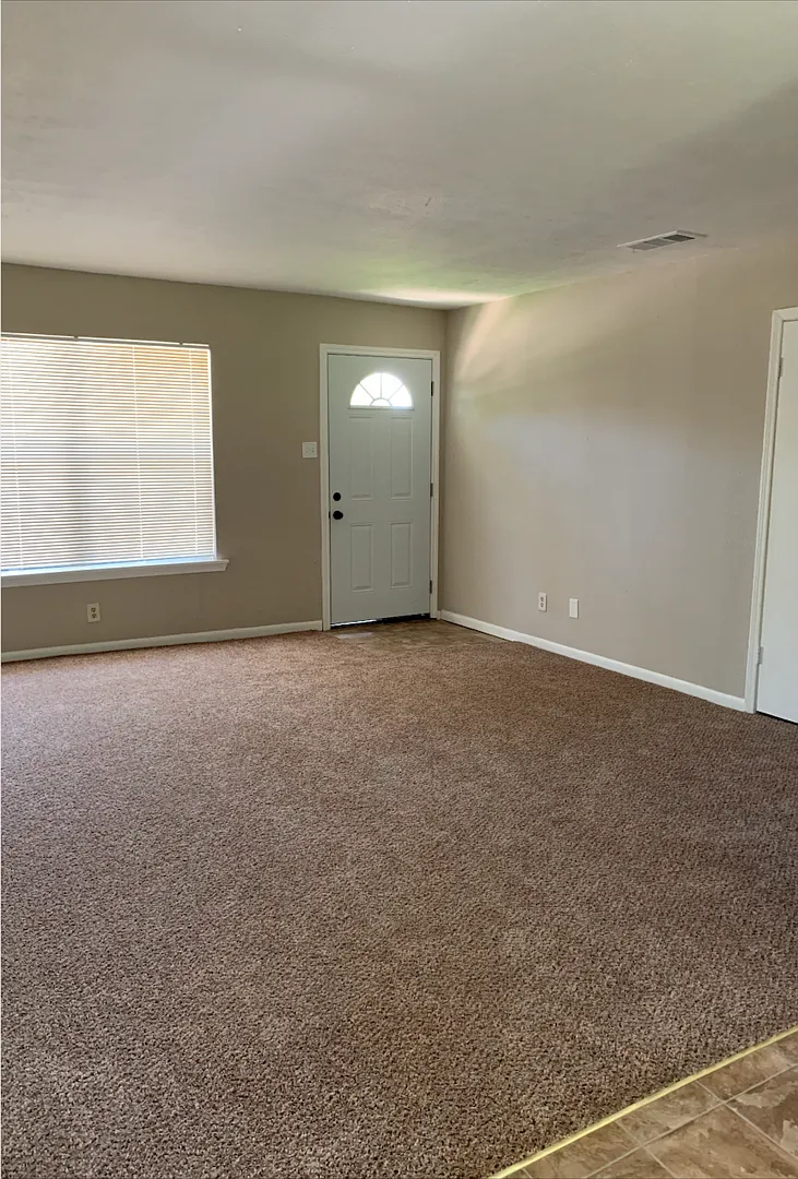 1221 Jones- House — Photo 4