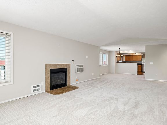 5th image of 164 S Coeur Dalene St APT C307