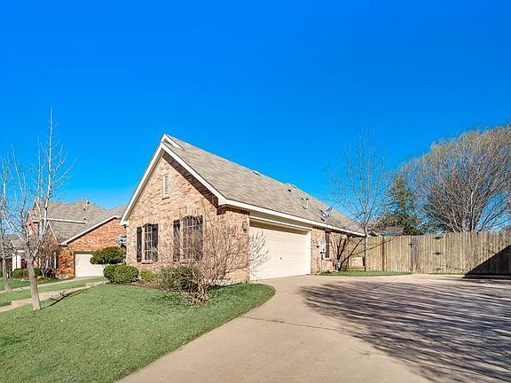 3rd image of 6313 Pinehurst Dr