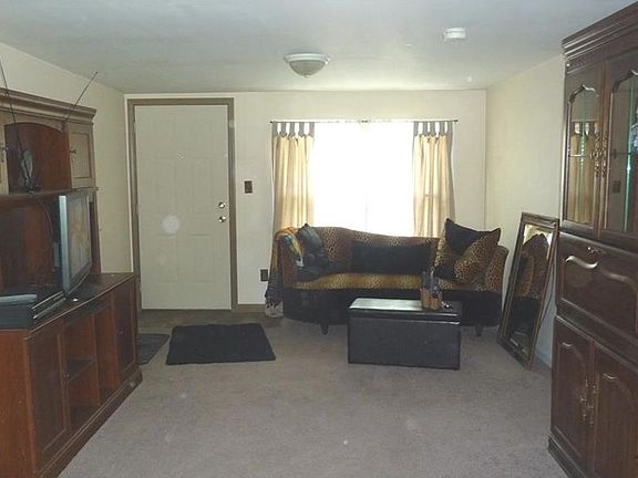 4th image of 8002 S County Road 300 W