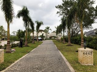 4445 Silver Fox Dr, Naples, FL 34119