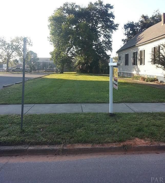 1st image of 300 W Chase St