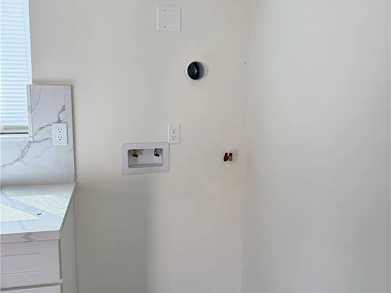 1430 S California Ave — Photo 11