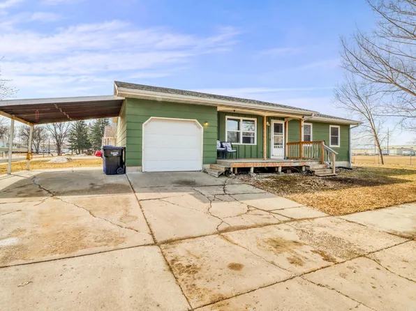 3102 8th Ave N, Fargo, ND 58102