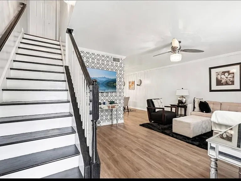 204 Summer Pl — Photo 2