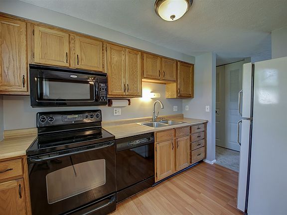 3rd image of 108 Meadow Hill Dr