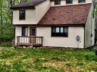 9188 Buttonwood Ct, Tobyhanna, PA 18466