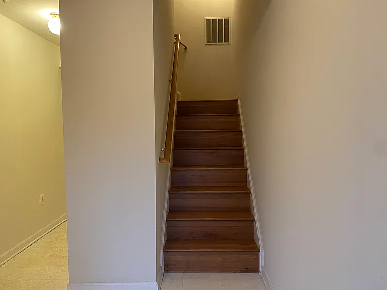 5636 Crestwood Ct — Photo 6