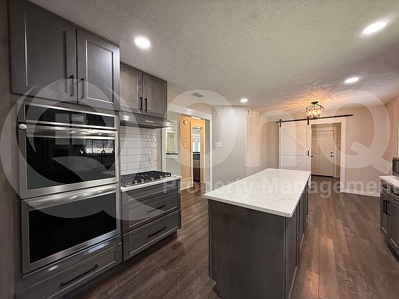 4th image of 33 Highland Pl