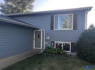 201 N Steven St, Worthing, SD 57077