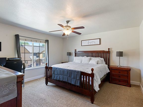 4th image of 311 E Seagull Ln