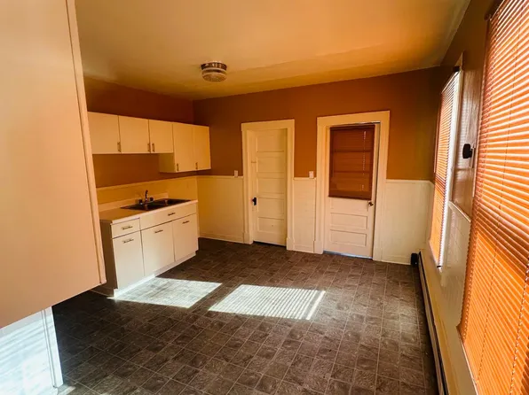 85 Madison St, Chicopee, MA 01020