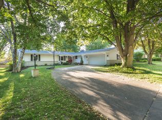 1527 Mayflower Dr, Dekalb, IL 60115