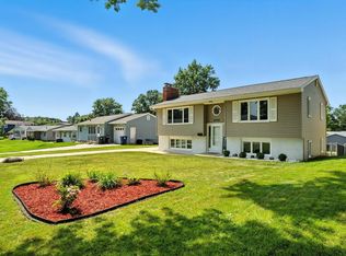 3058 San Salvador Dr, Waterloo, IA 50702