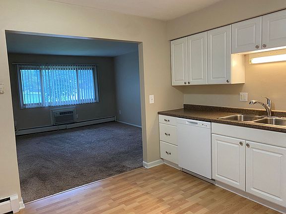 5th image of 1038 Glenaire Dr NW APT D
