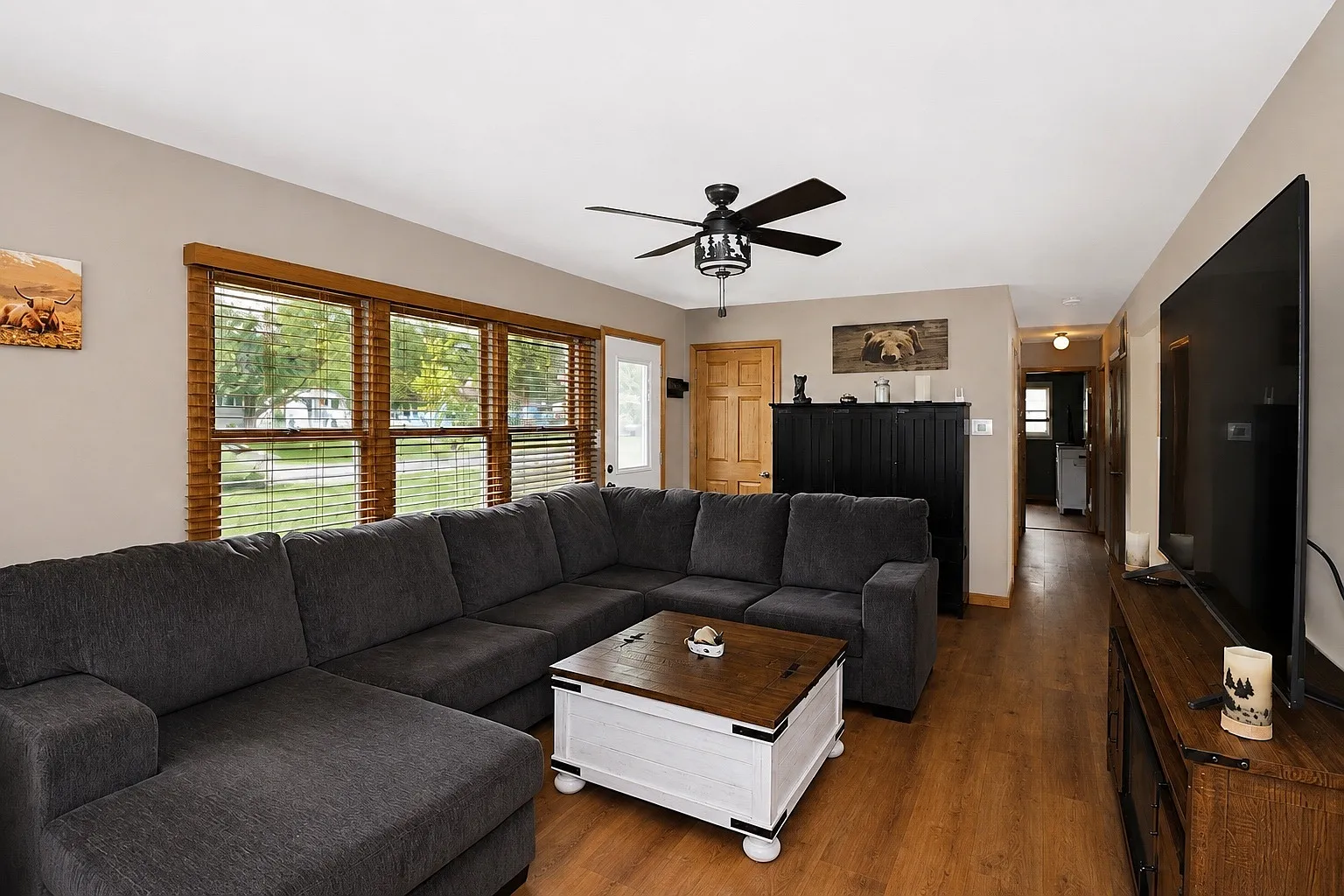 3 bed, 1200 sqft, $2,750 — Photo 2