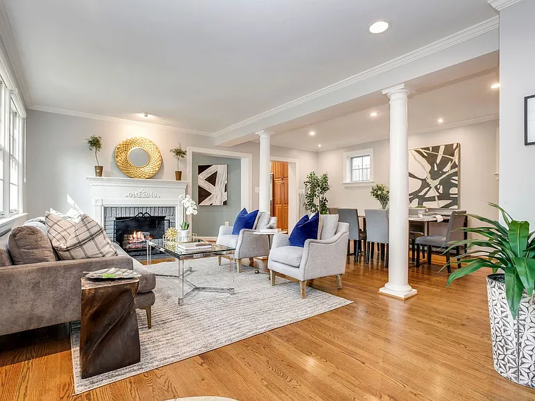 3233 Stephenson Pl NW — Photo 2