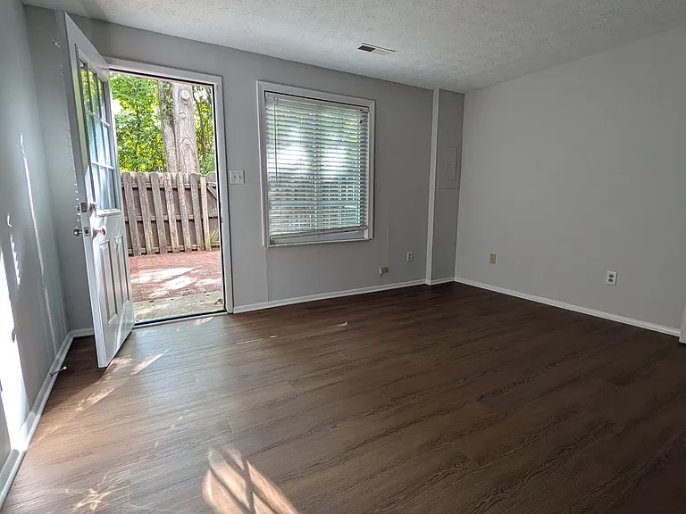 1231 Scaleybark Rd #F — Photo 17