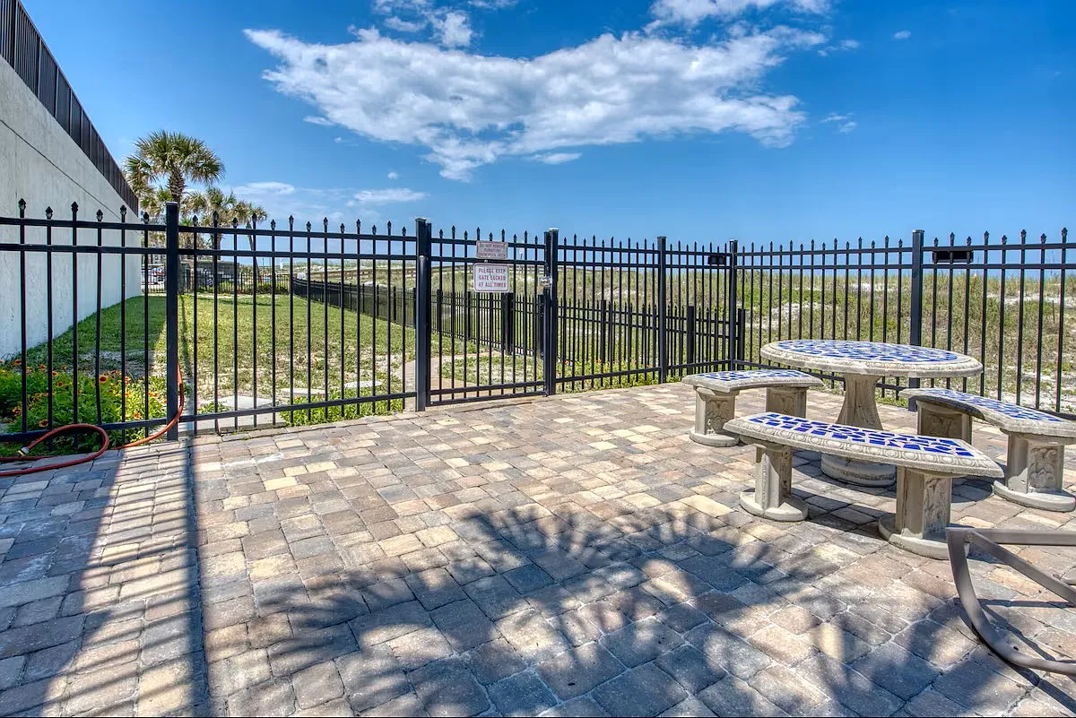 2 bed, 1080 sqft, $3,600 — Photo 3