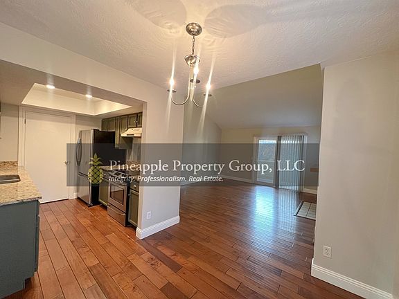 4th image of 1493 E Vineyard Ct #3