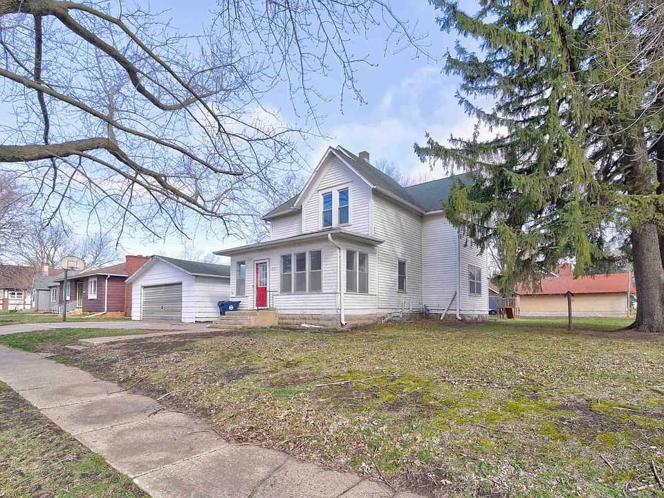 1st image of 910 2nd Ave