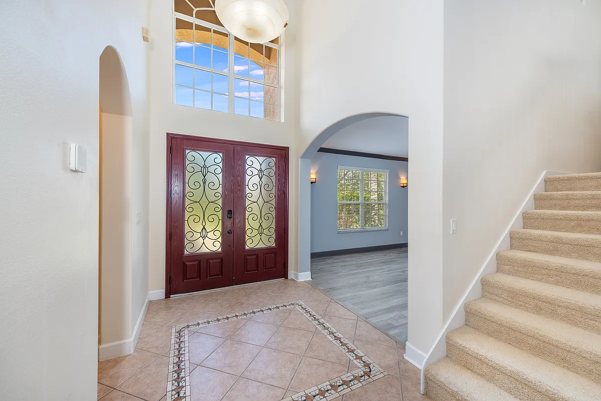 Building Photo - 885 Chatsworth Dr