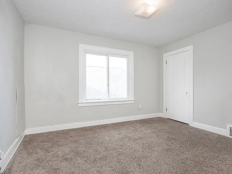 1738 E 296th St #2 — Photo 9