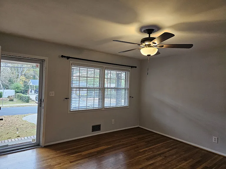2746 Carolyn Dr SE — Photo 8