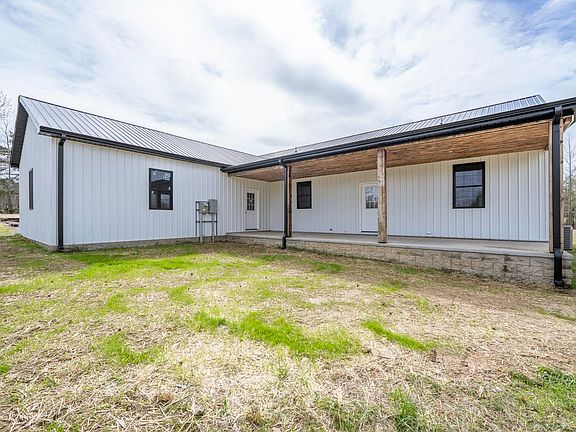 5th image of 1030 Robbins Rd