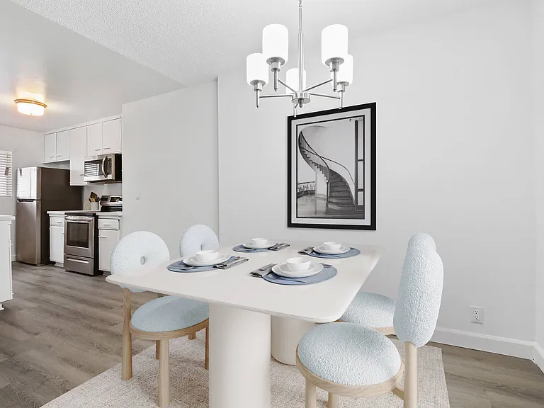 Bentley Avenue Apartments — Photo 43