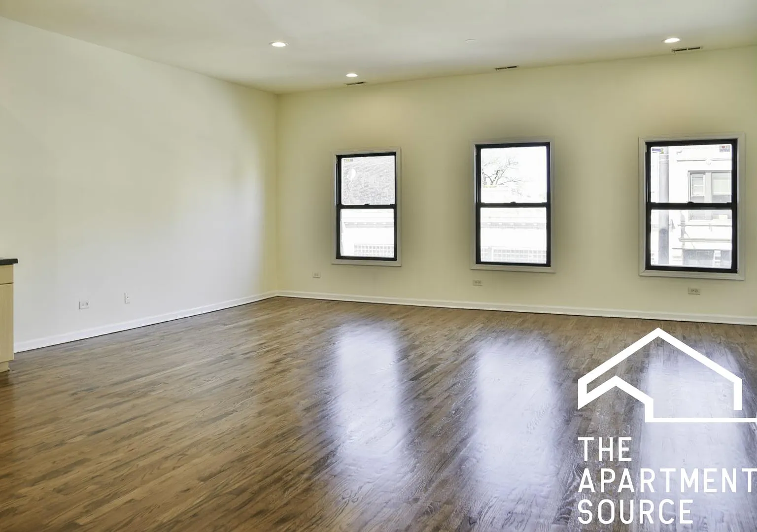 2340 N Milwaukee Ave — Photo 1