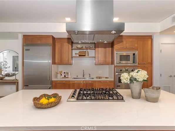 9 Macarthur Pl Unit 806, Santa Ana, CA 92707