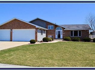 8375 Kerry Ct, Saint John, IN 46373
