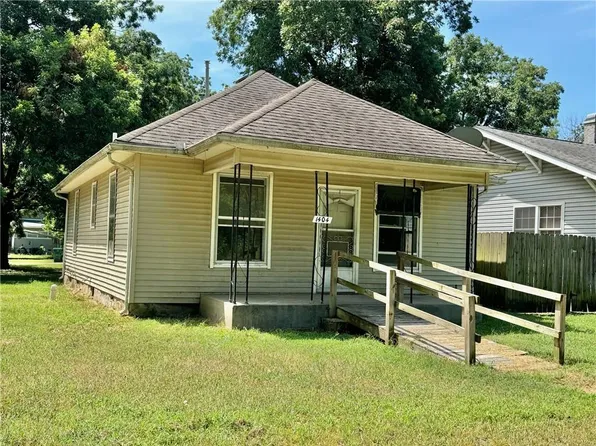 1404 Chess Ave, Parsons, KS 67357