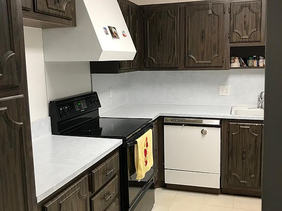 2nd image of 2801 NE 183rd St APT 315W