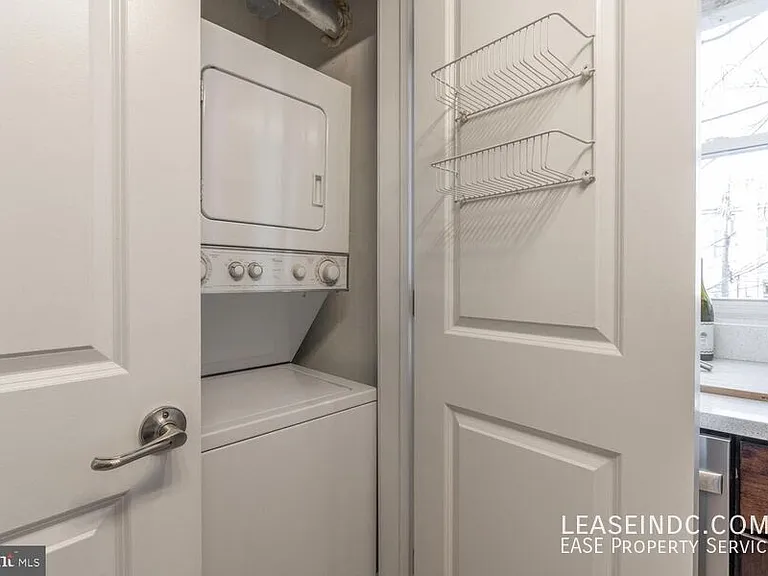 907 Euclid St NW #102 — Photo 9