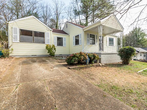 3rd image of 1620 Dogwood Dr